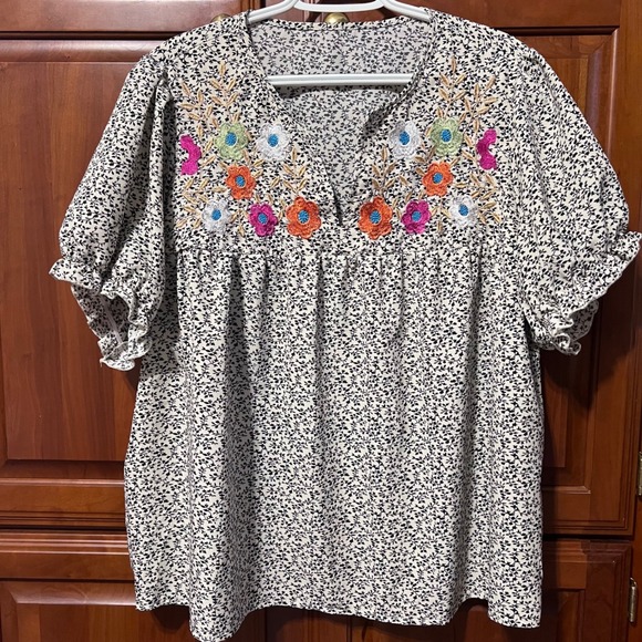 SHEIN Tops - Boho Floral Embroidered Blouse Black White Vine Print Top 3XL